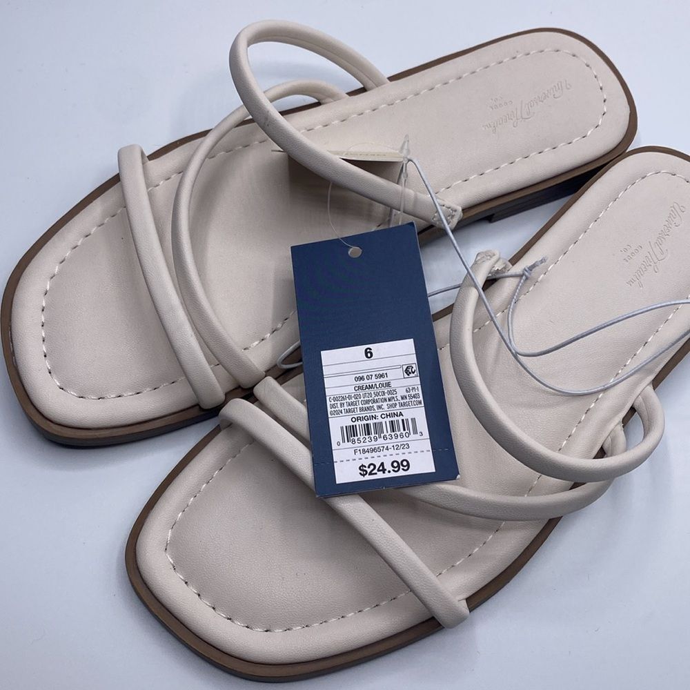 Universal Thread Cream Louie Strappy Flat Sandals - Picture 5 of 6